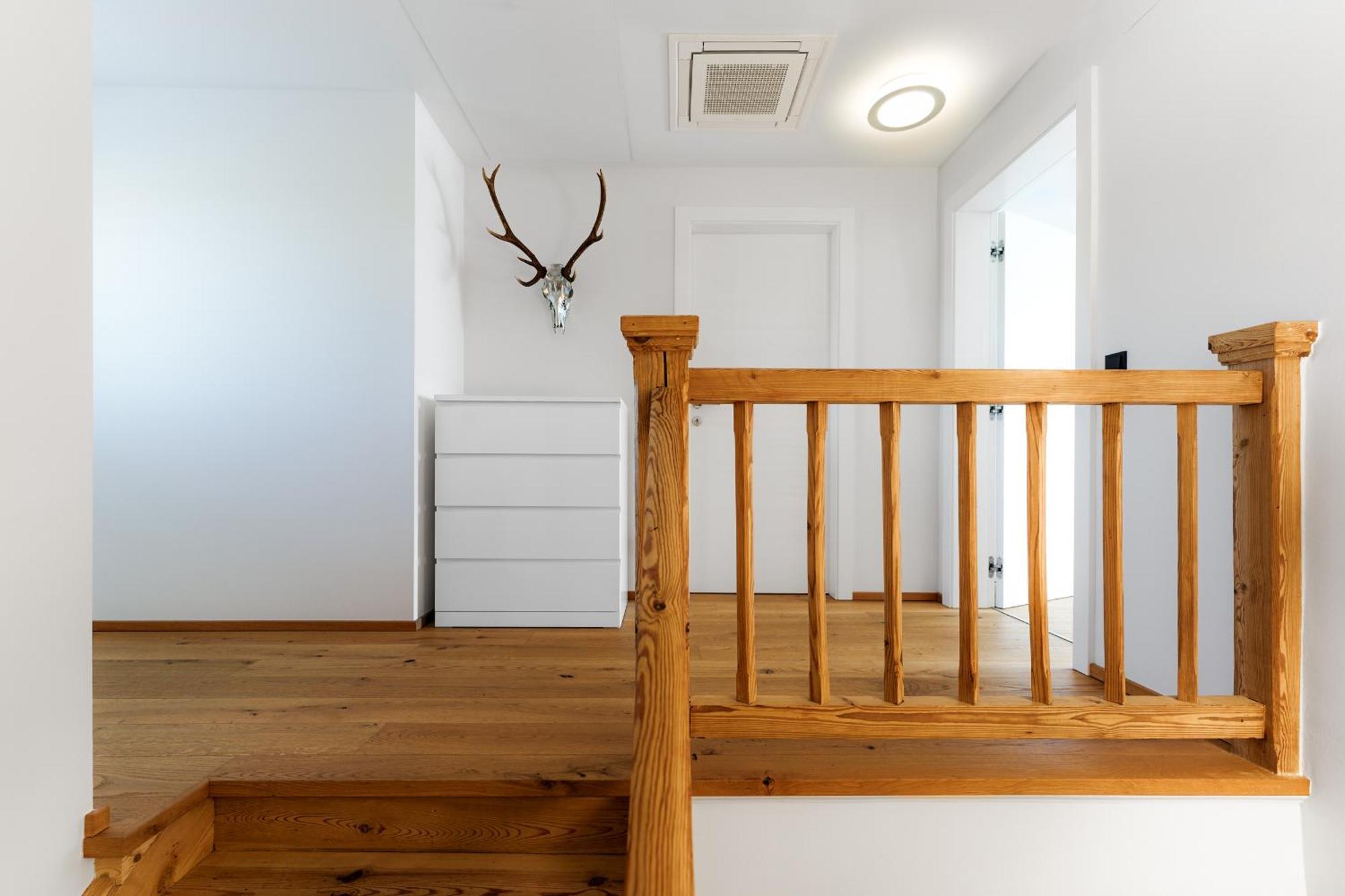 Platschberg Urban Hideaway - Stilvolles Ferienhaus Mit Pool An Der Weinstrasse 버그하우젠 객실 사진