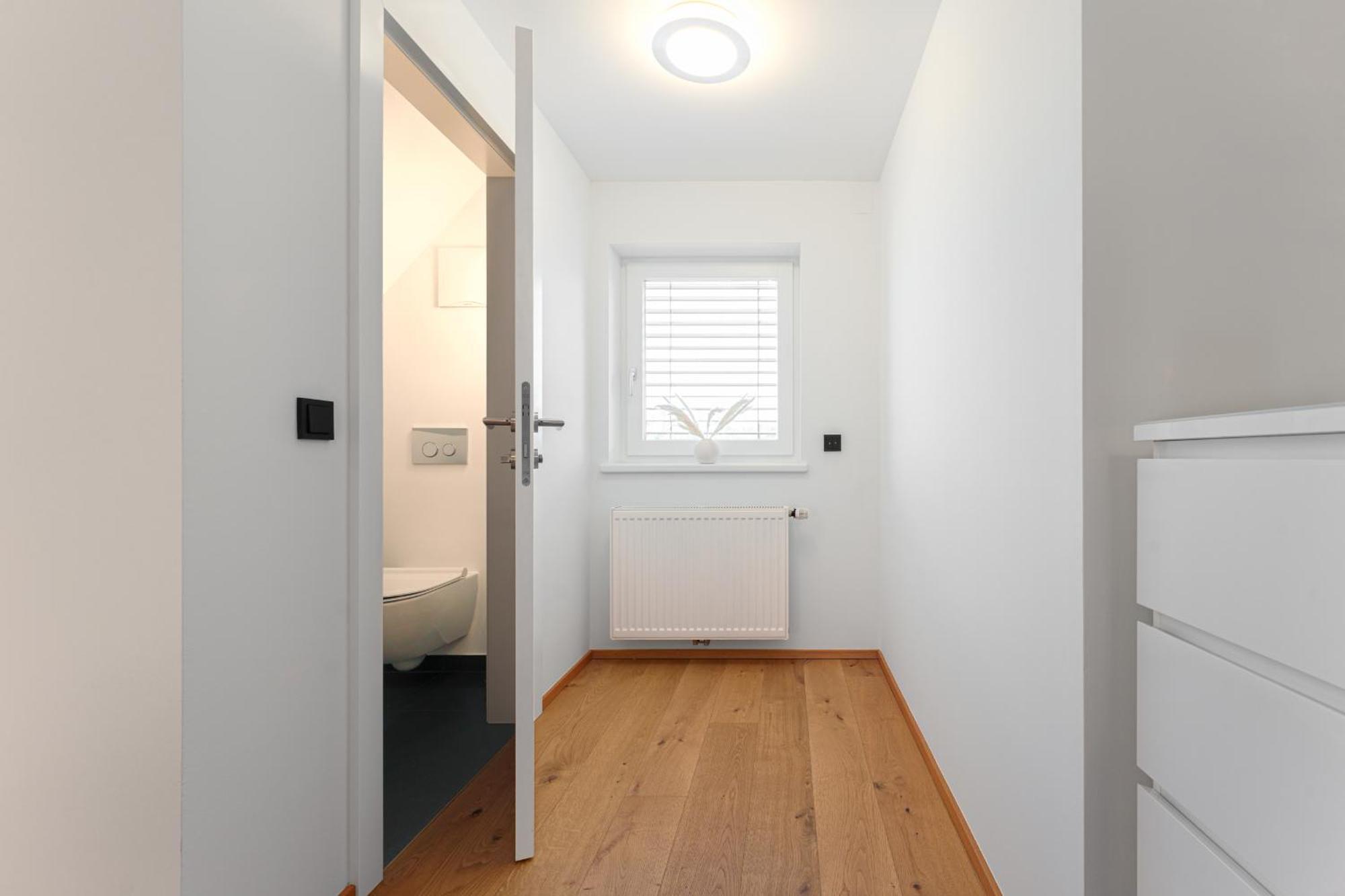 Platschberg Urban Hideaway - Stilvolles Ferienhaus Mit Pool An Der Weinstrasse 버그하우젠 객실 사진